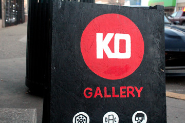 Gallery open sign